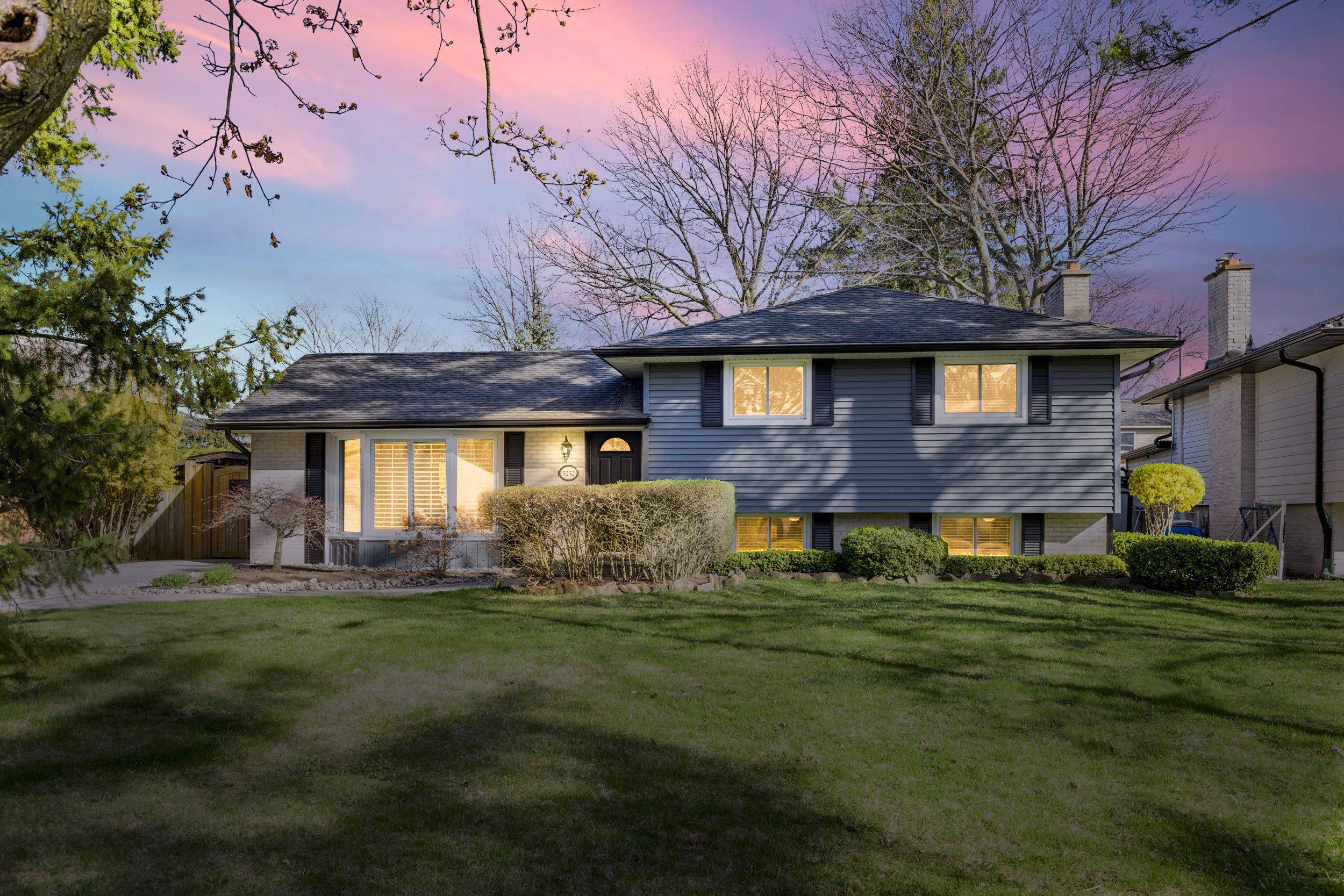 Burlington, ON L7L 3P4,5232 Mulberry DR