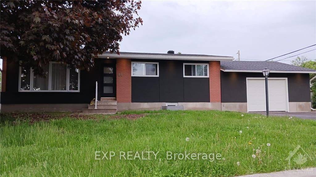 44 Sherry LN #A, South Of Baseline To Knoxdale, ON K2G 3L4