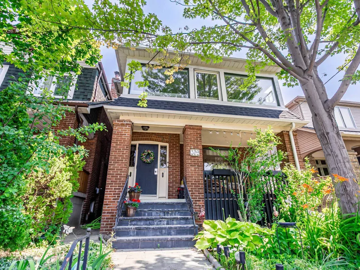 Toronto C03, ON M6C 2Z4,209 Arlington AVE