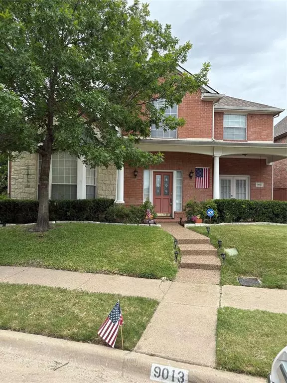9013 Crown Point Circle, Irving, TX 75063