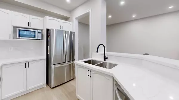 Vaughan, ON L4J 9A7,29 Zola Gate