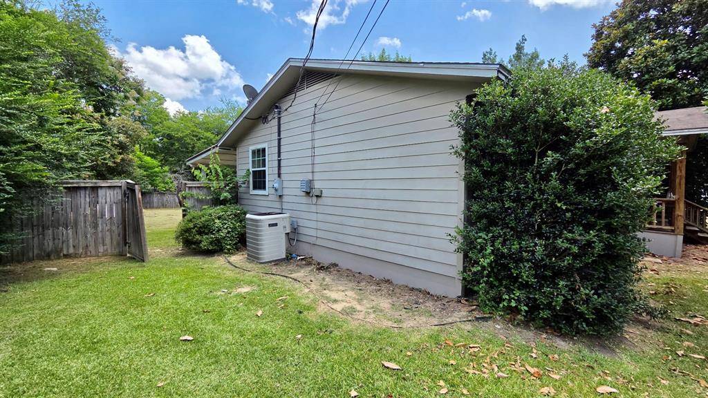 Grand Saline, TX 75140,312 N Richardson Street