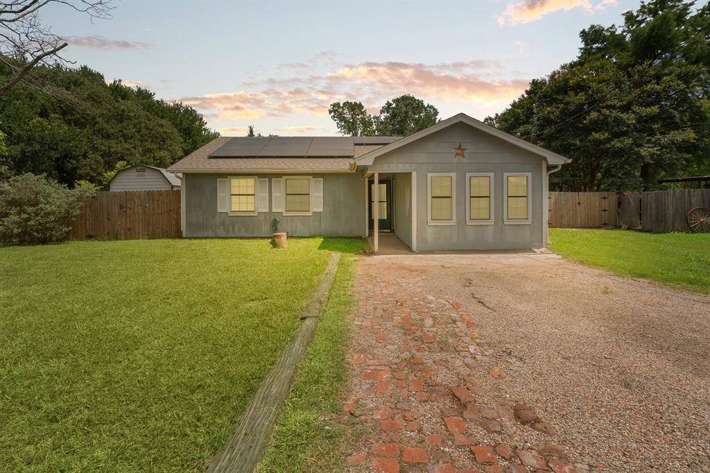 8222 HAPPY Trail, Alvarado, TX 76009