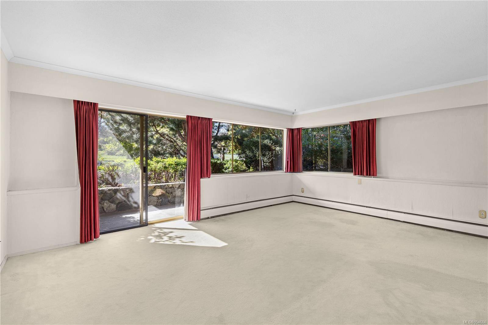 Victoria, BC V8V 2Y5,964 Heywood Ave #105