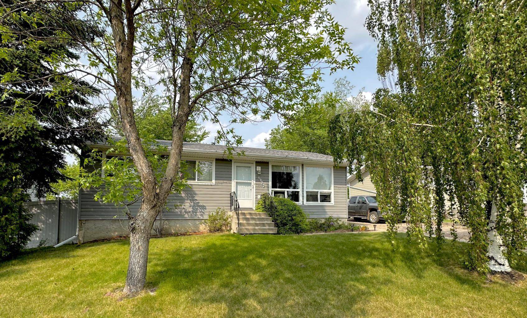 4922 53 AVE, Kitscoty, AB T0B 2P0