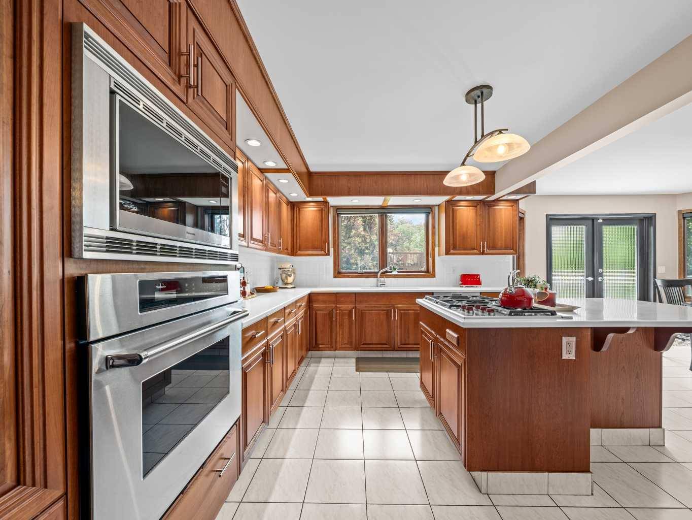 Calgary, AB T3A4V1,146 Edgeview RD NW