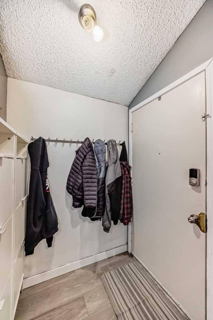 Calgary, AB T1Y 4T1,131 Templehill DR Northeast #19