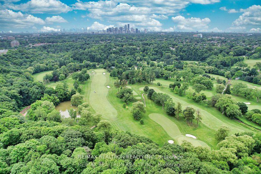 Toronto C12, ON M2L 1C6,61 Arjay CRES