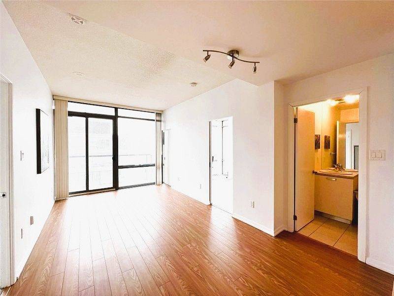 Toronto C01, ON M4Y 1A5,38 Grenville ST #3608