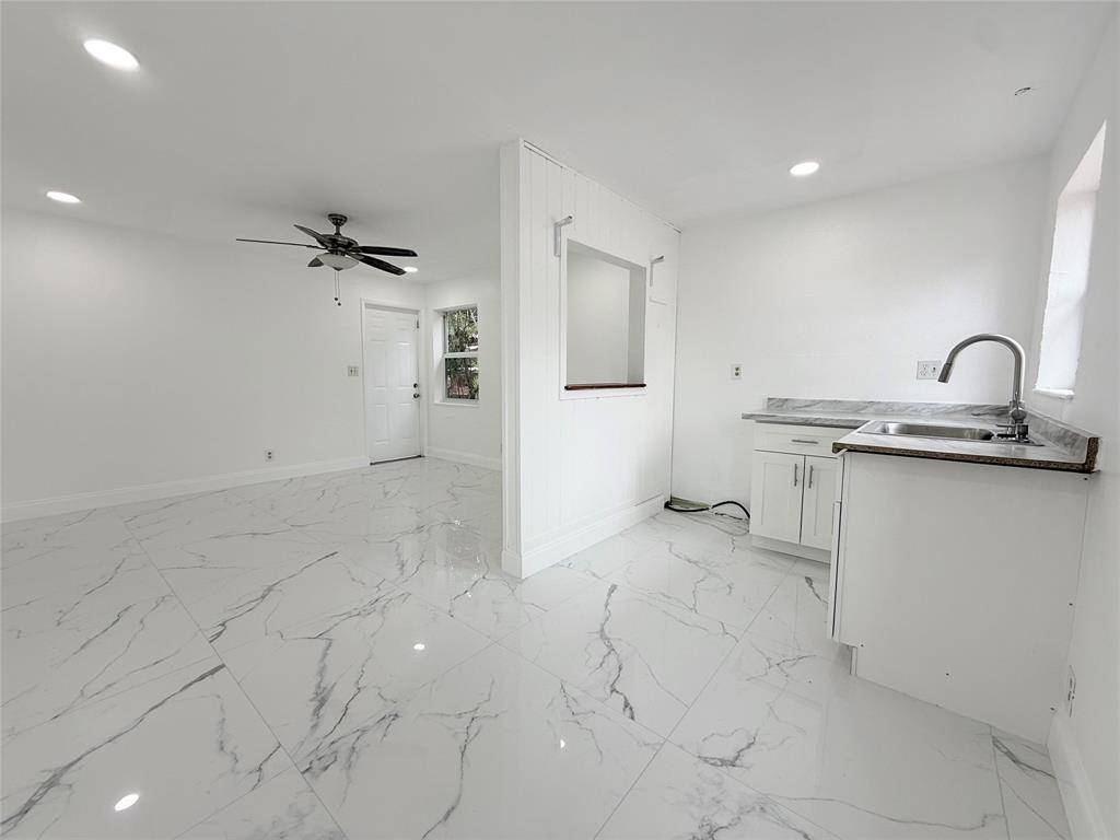 Hollywood, FL 33020,1850 Rodman St #3