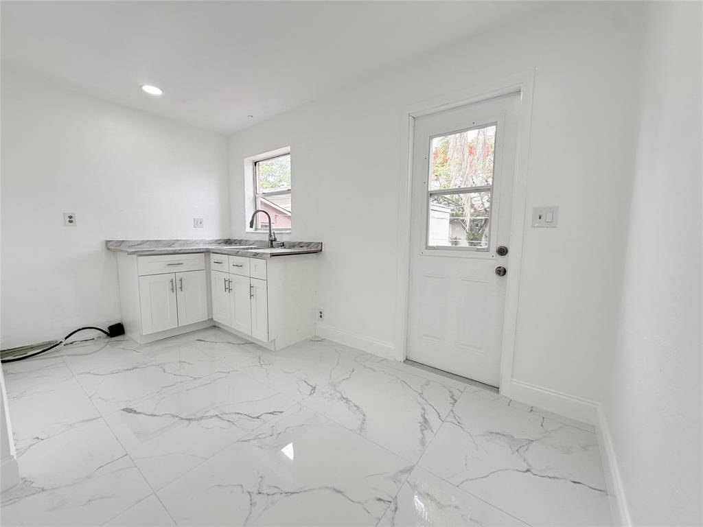 Hollywood, FL 33020,1850 Rodman St #3