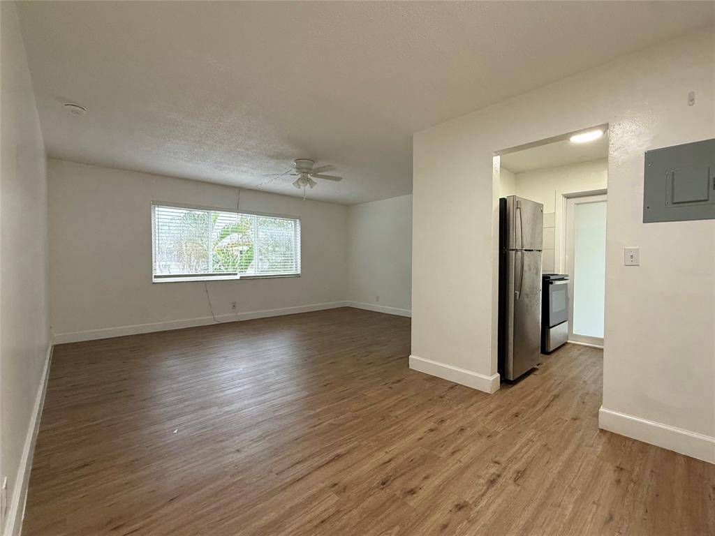Hollywood, FL 33020,1857 Jefferson St #205