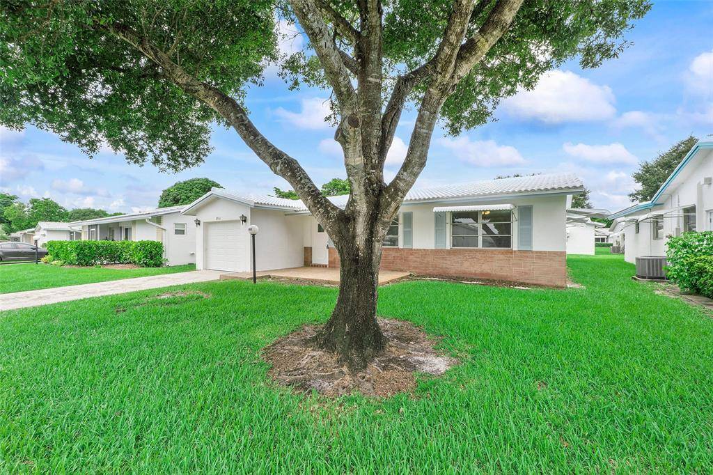 Plantation, FL 33322,8961 NW 12th St