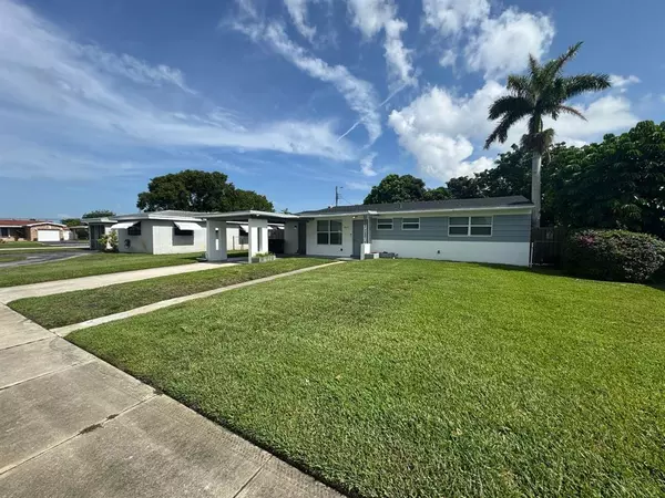 7571 Eaton St, Hollywood, FL 33024