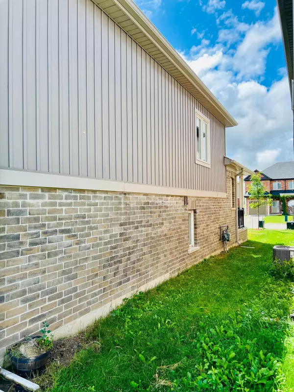 North Perth, ON N4W 0H8,415 Krotz ST W