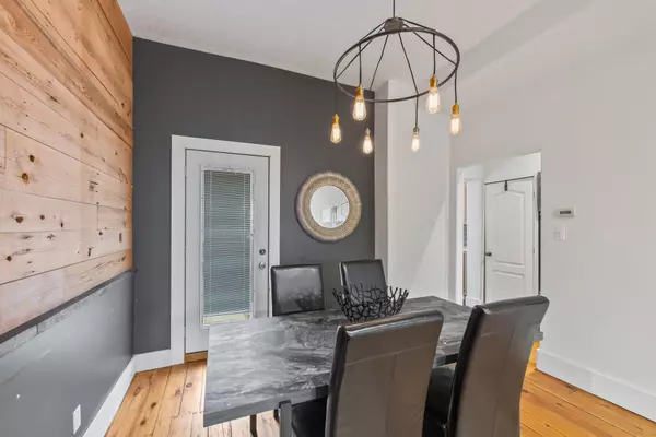 Kingston, ON K7K 1H6,64 Bay ST
