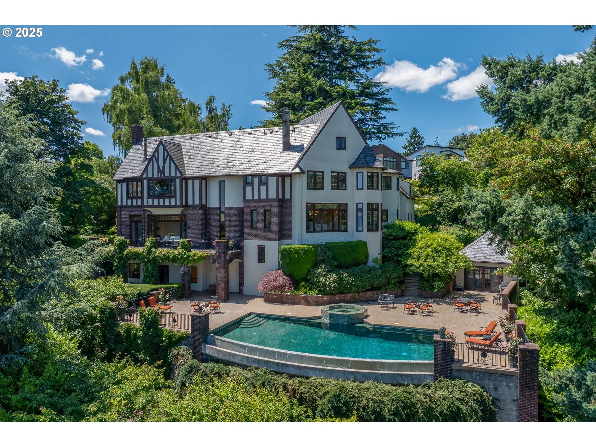 Portland, OR 97239,5570 SW MENEFEE DR