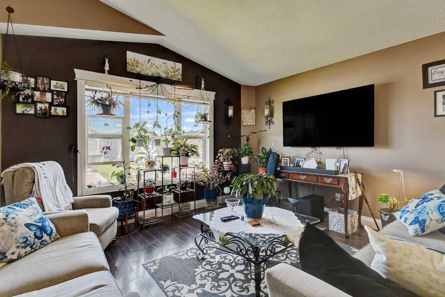 Grande Prairie, AB T8W0J4,11539 75 AVE