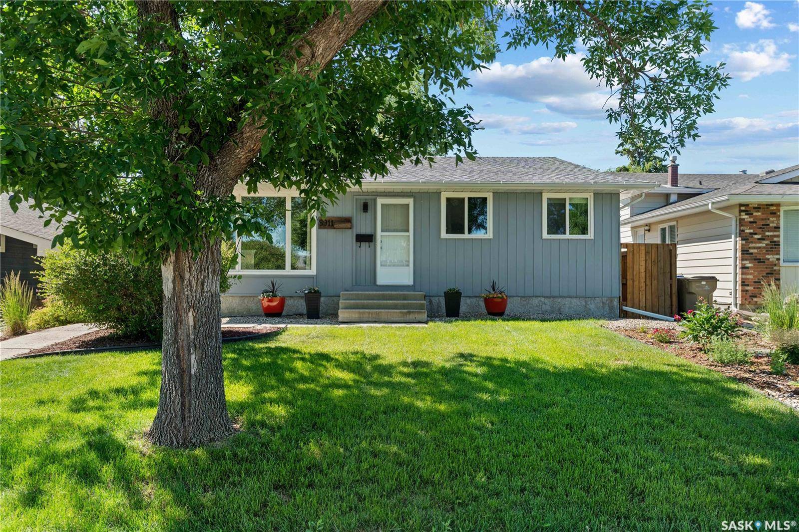 6911 1st AVENUE N, Regina, SK S4X 1C8