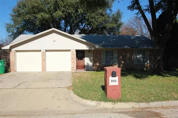 3313 MEADOWLARK Lane, Denton, TX 76209