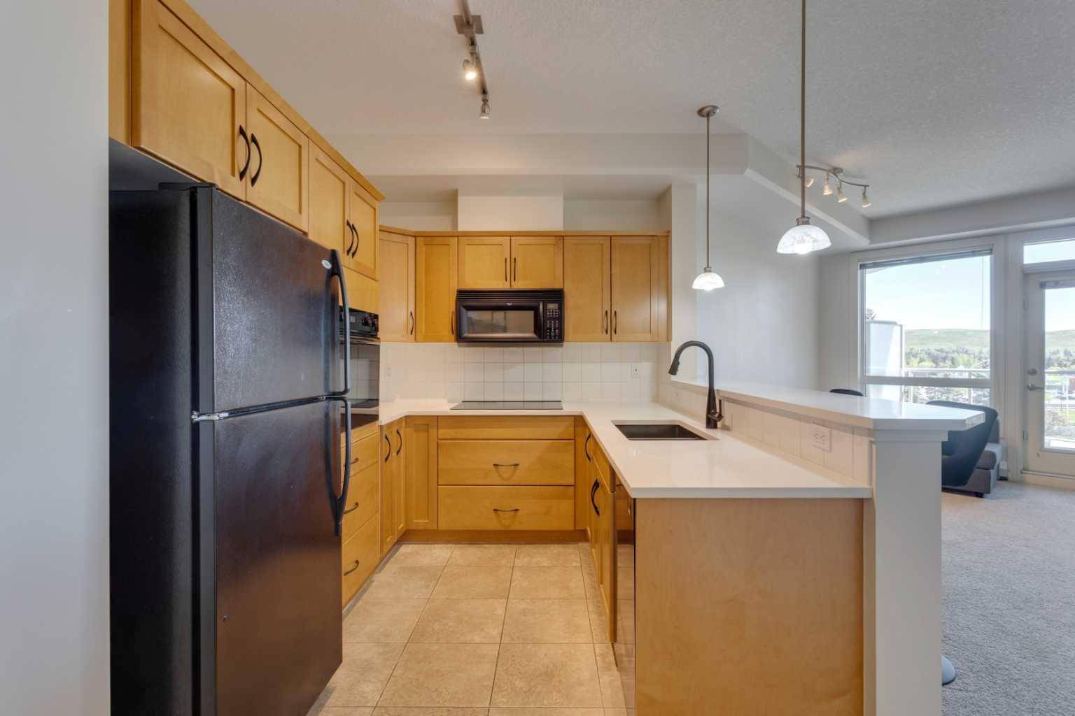 Calgary, AB T2L 0Y2,3111 34 AVE Northwest #403