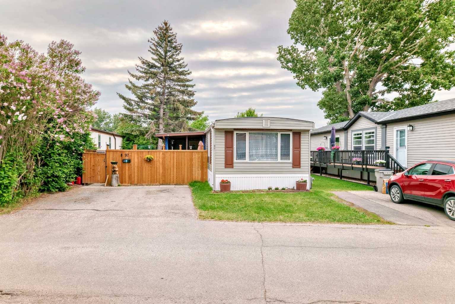 6724 17 AVE Southeast #97, Calgary, AB T2A 0W5
