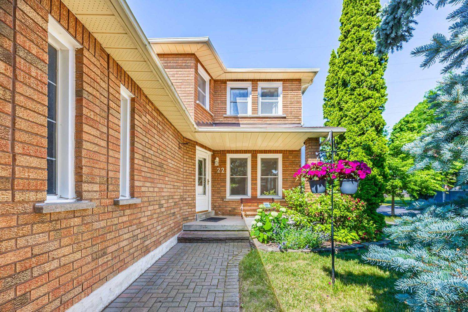 Whitby, ON L1R 1W4,22 Deverell ST