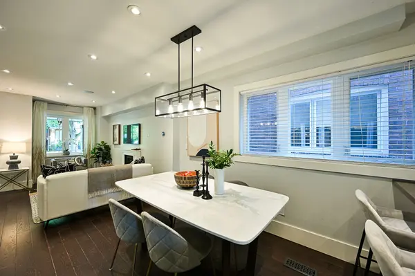 Toronto C10, ON M4S 1H5,408 Davisville AVE