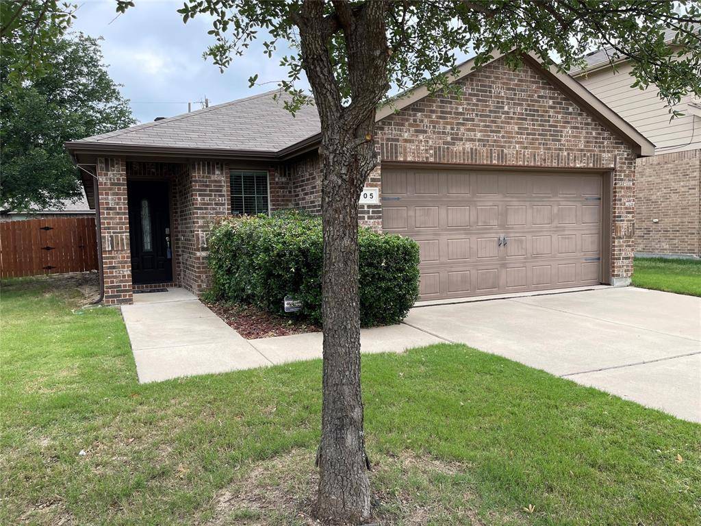 Azle, TX 76020,105 Bridlewood Street