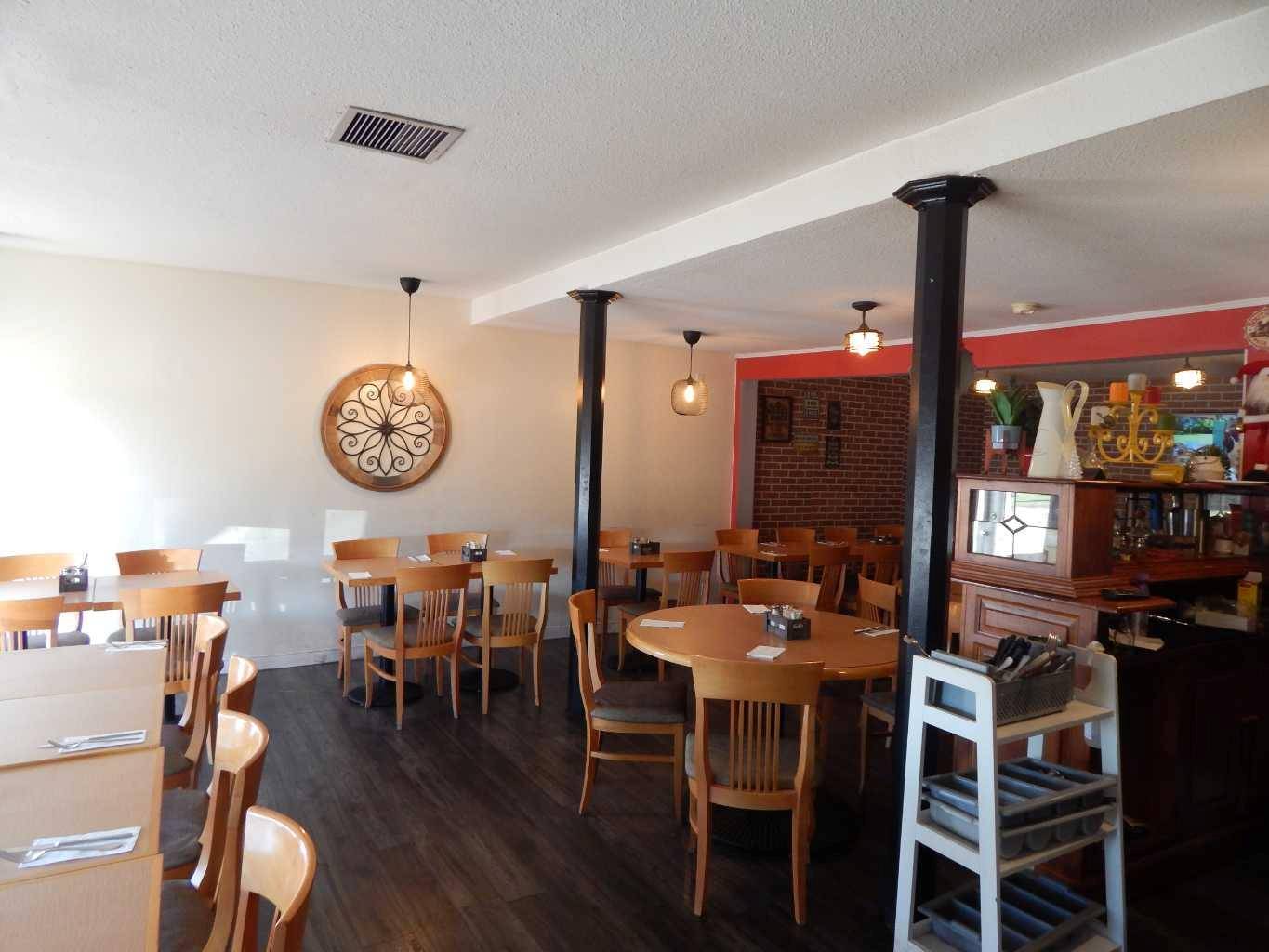 Carstairs, AB T0M 0N0,837 E Centre ST