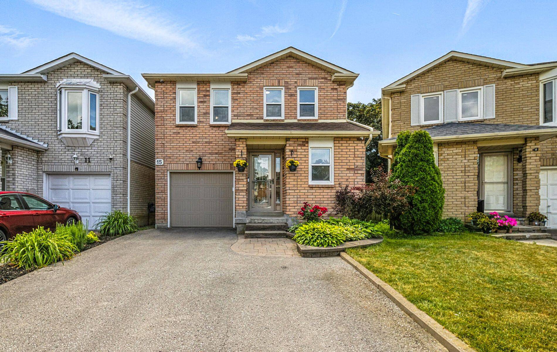 15 Mandy CT,  Whitby,  ON L1N 8X6