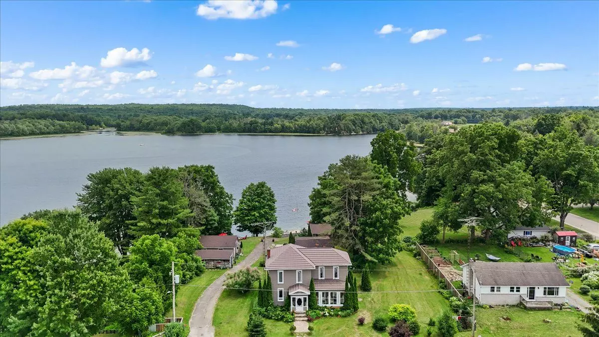 Leeds And The Thousand Islands, ON K0E 0A6,119 Oakel ST