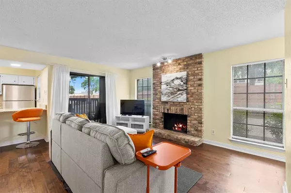 Dallas, TX 75248,15221 Berry Trail #807
