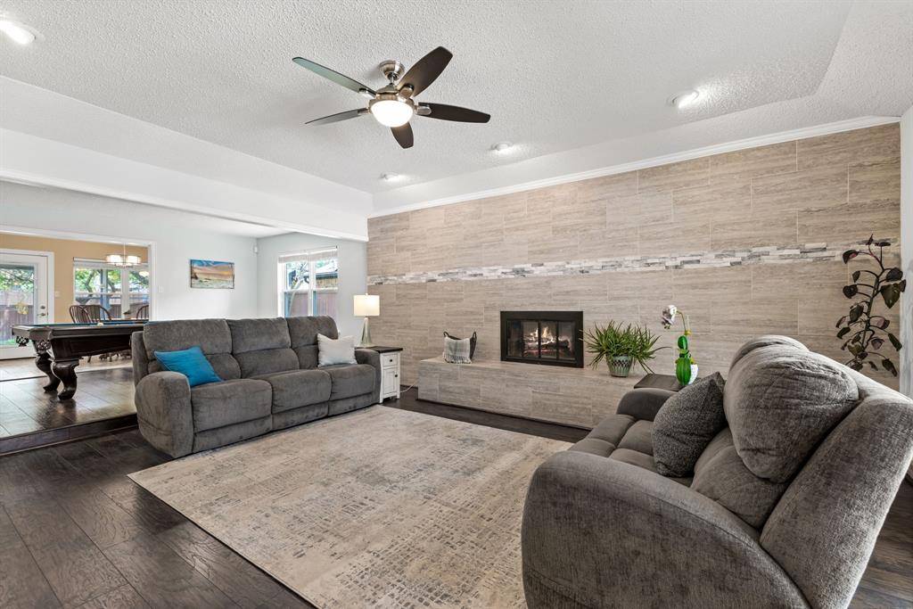 Carrollton, TX 75007,1949 E Branch Hollow Drive