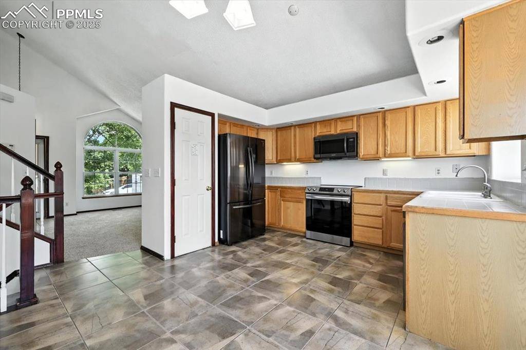 Colorado Springs, CO 80923,6860 Bear Tooth DR