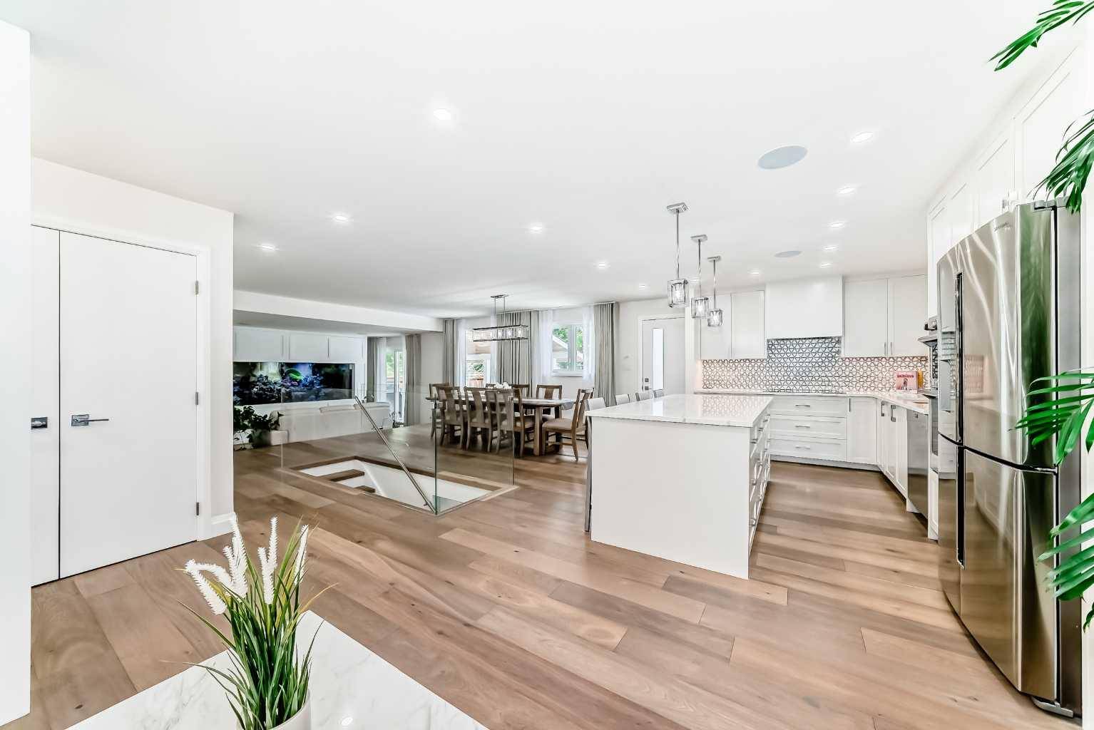 Calgary, AB T2W 2W5,16 Brookpark CRES SW