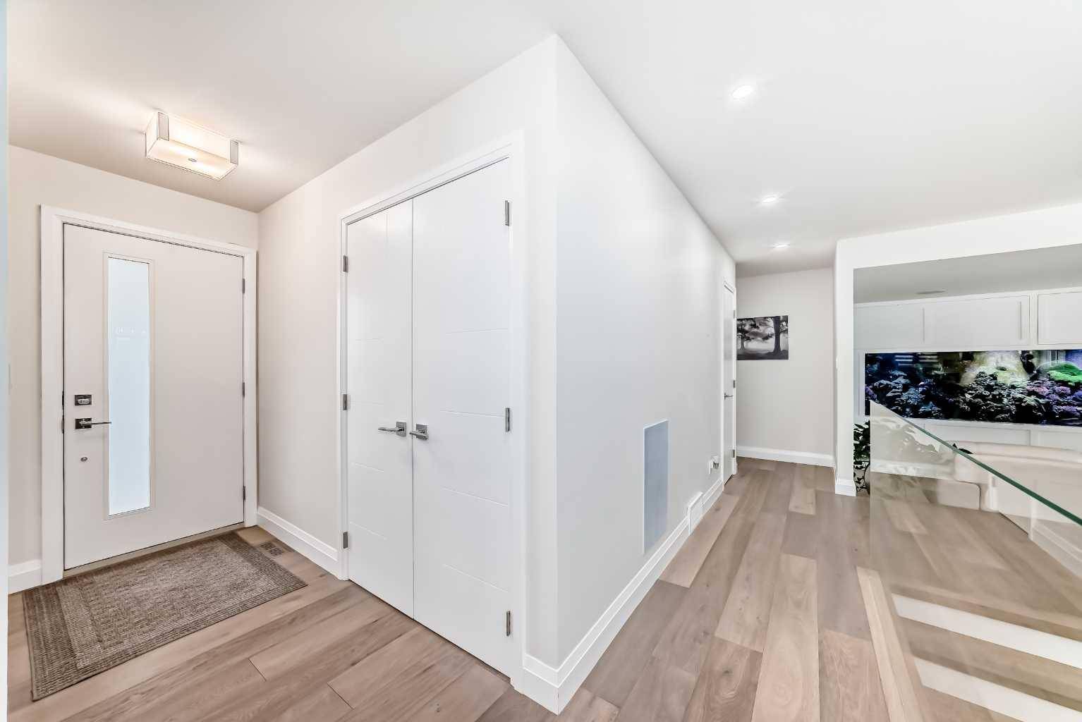 Calgary, AB T2W 2W5,16 Brookpark CRES SW