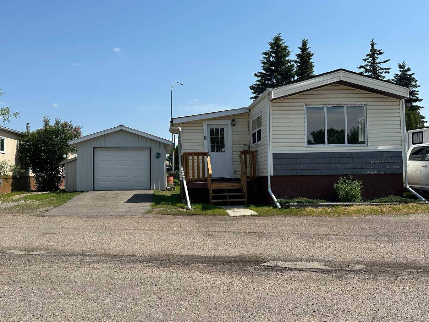 5800 46 ST ##8, Olds, AB T4H 1C4