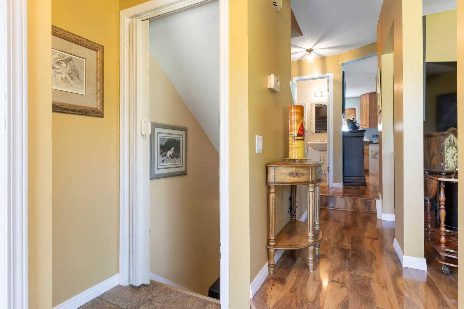Calgary, AB T2C 1Y9,7166 18 ST SE #7