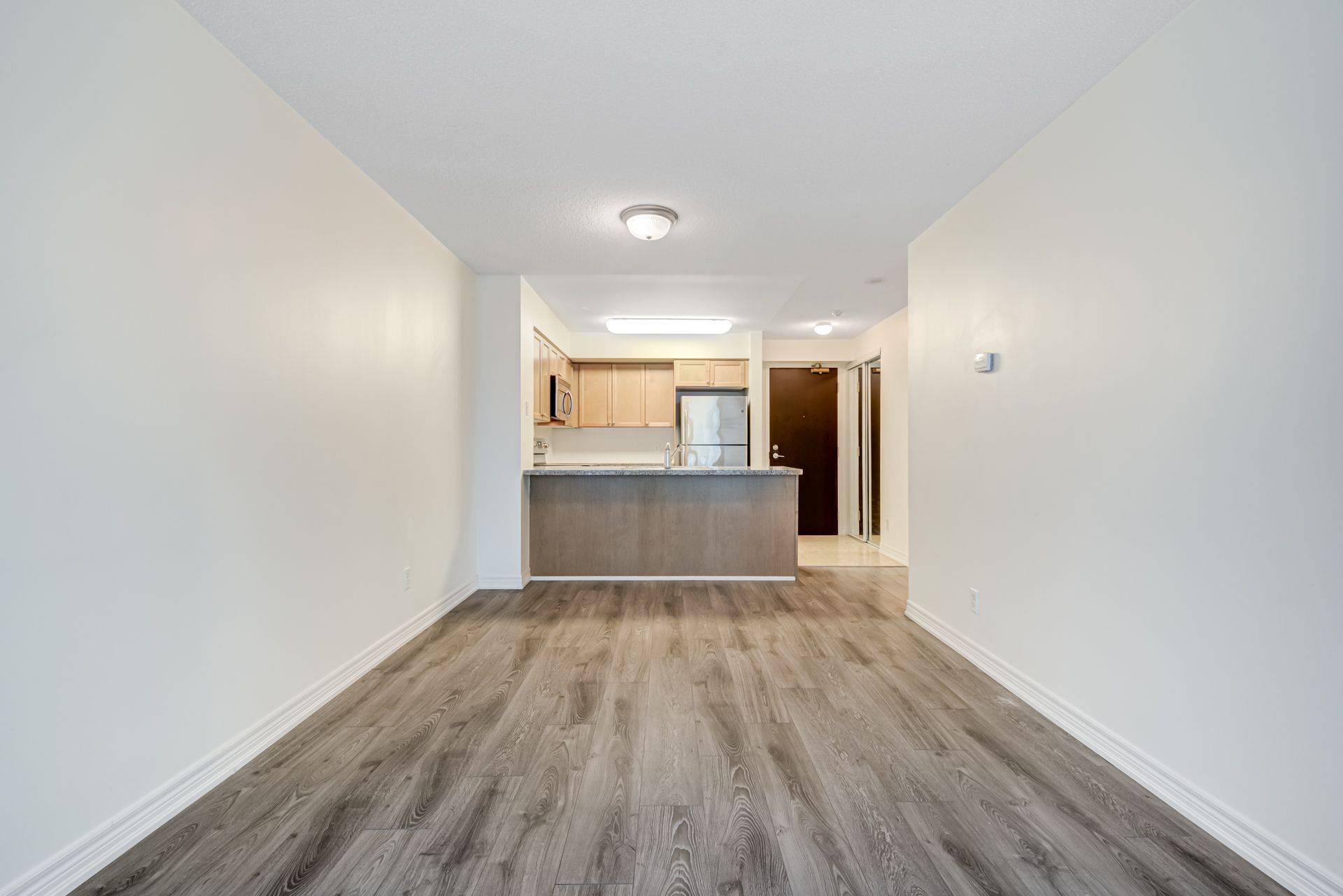 Toronto C01, ON M5J 3A2,51 Lower Simcoe ST #1605