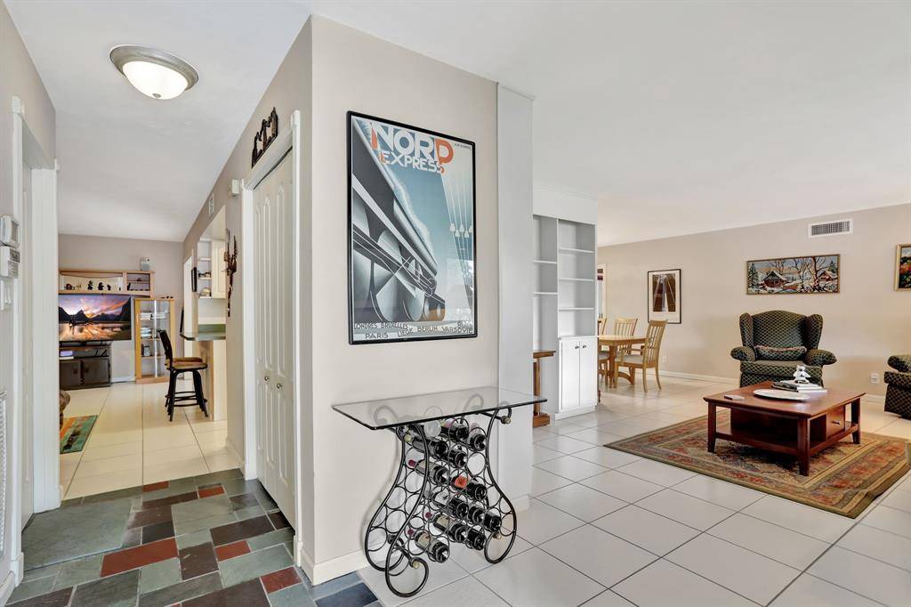 Wilton Manors, FL 33311,425 NW 24th St