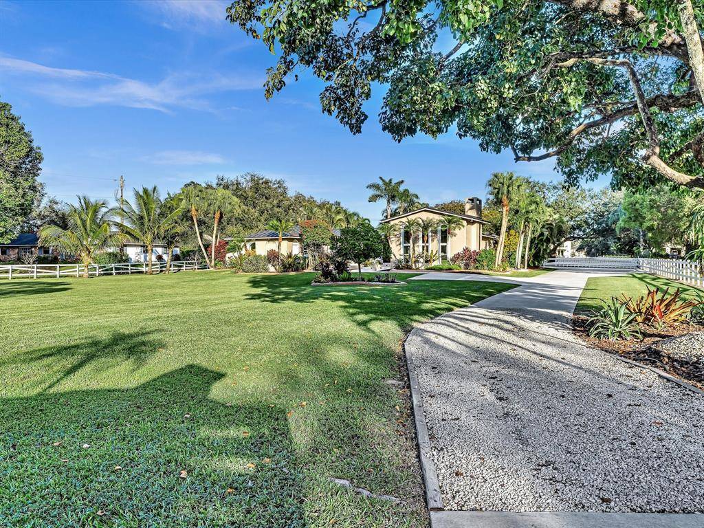 Southwest Ranches, FL 33330,5360 Volunteer Rd