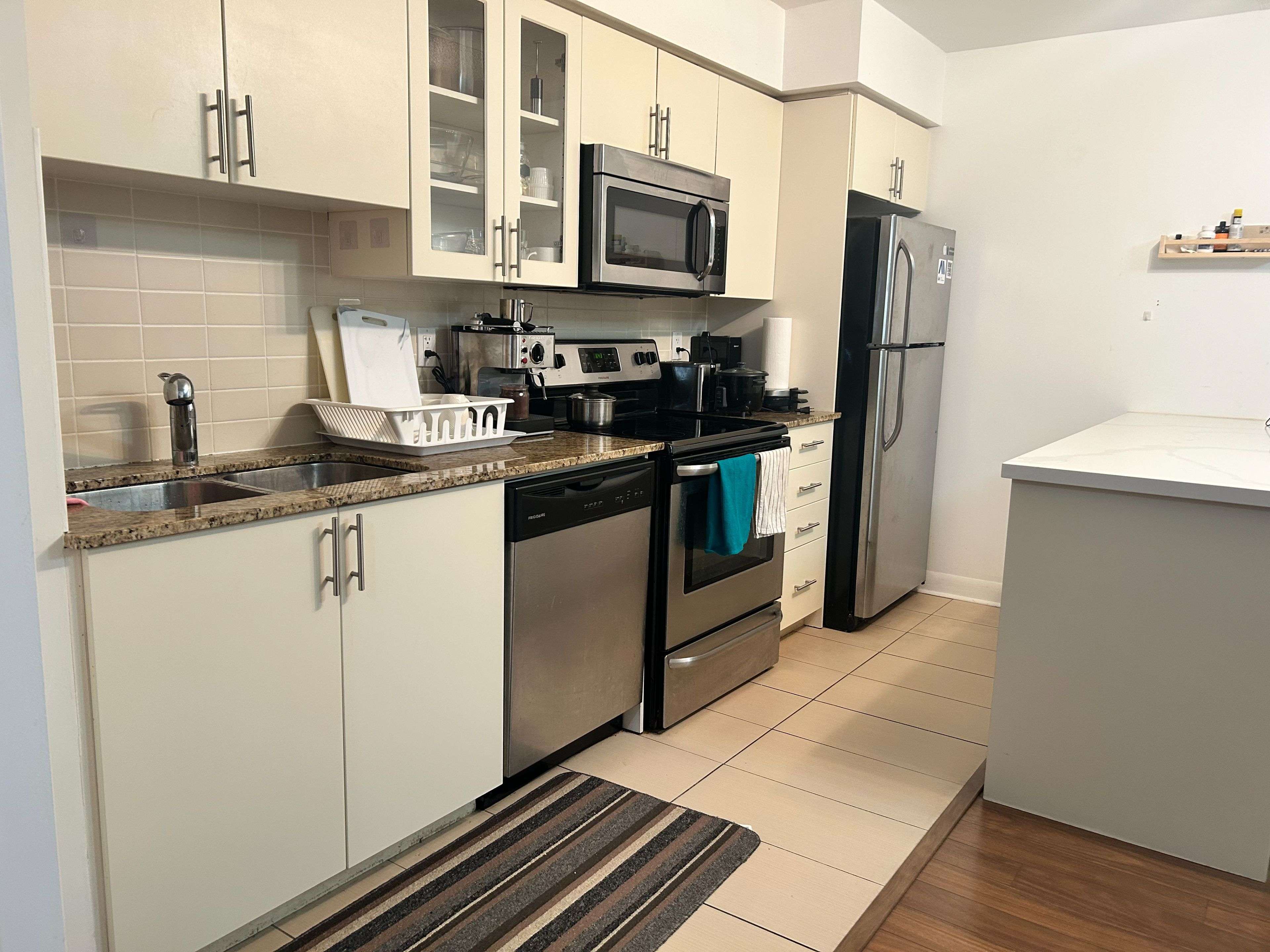 Richmond Hill, ON L4B 0B6,75 Norman Bethune AVE #202