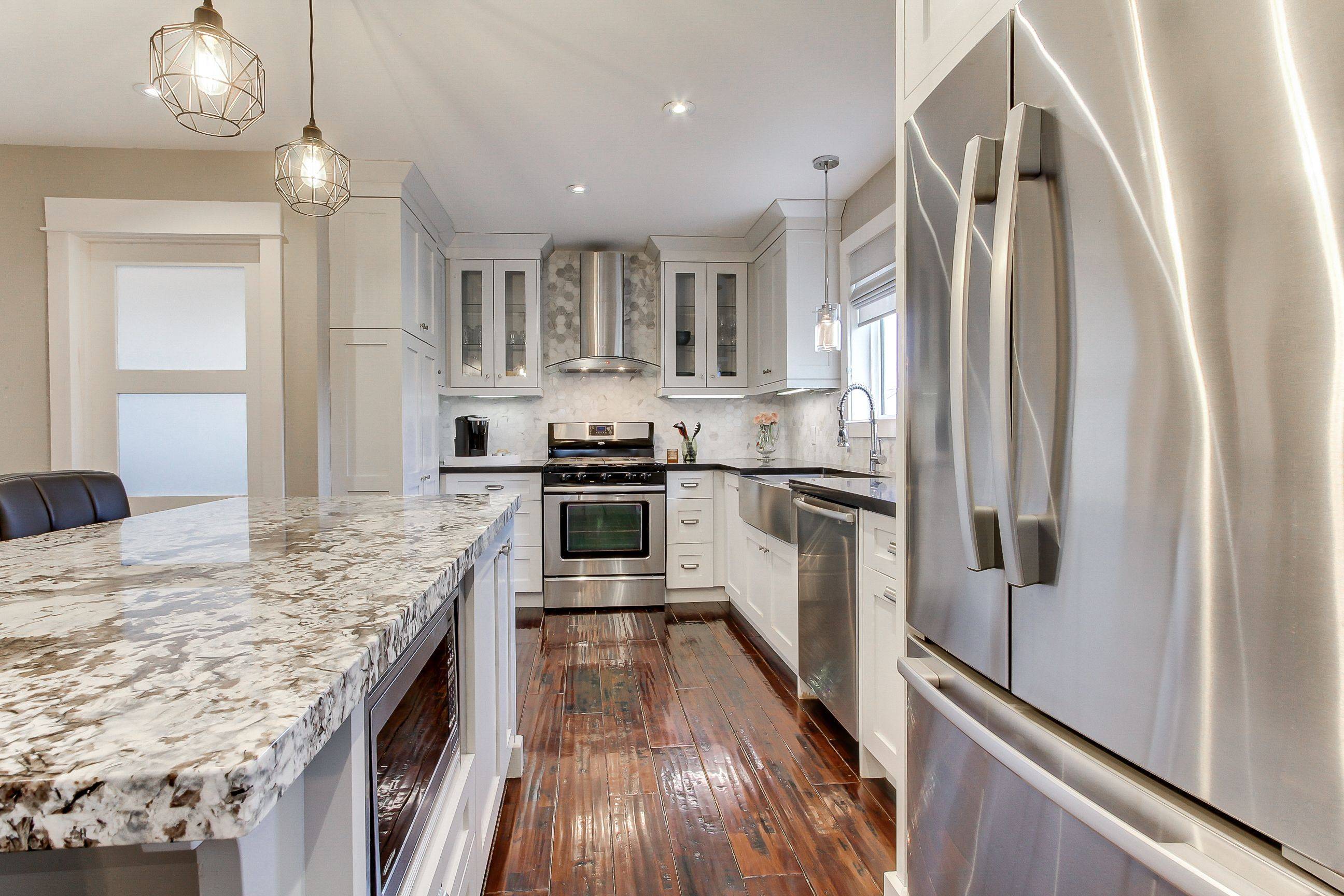 Innisfil, ON L9S 2E9,696 Reid ST #Upper