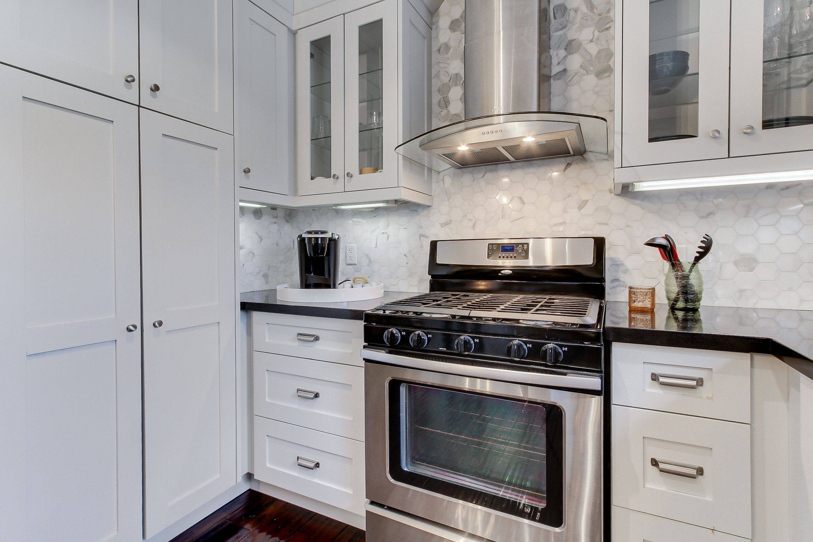Innisfil, ON L9S 2E9,696 Reid ST #Upper