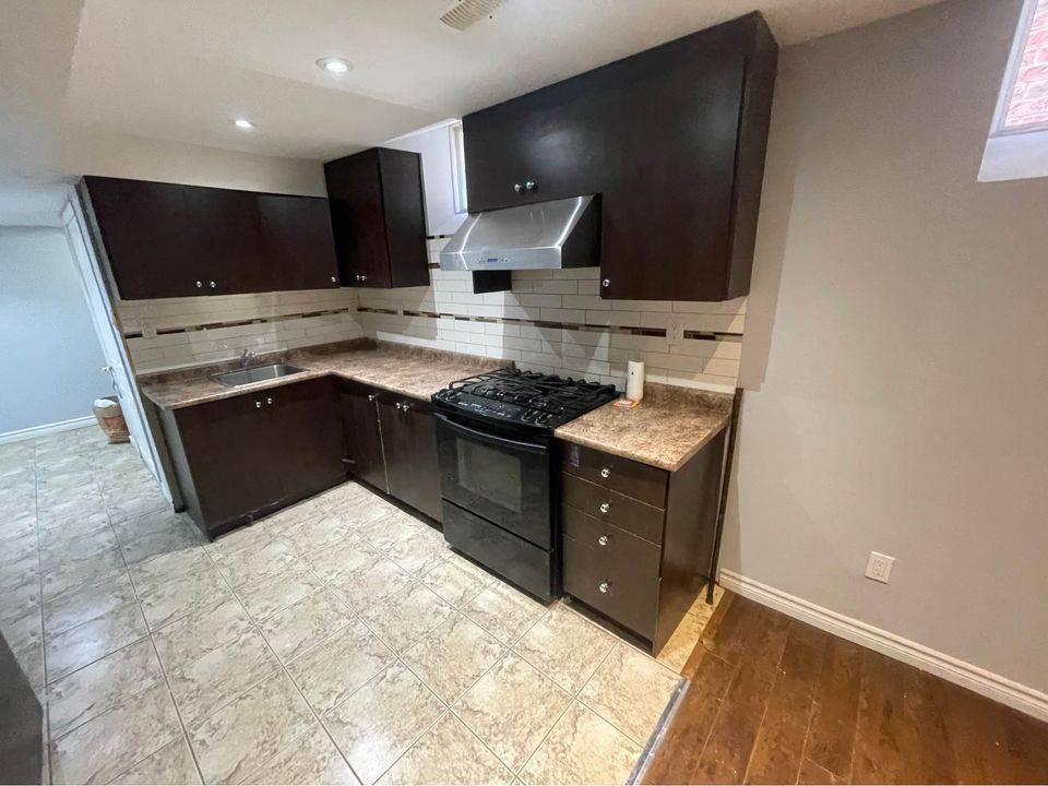 Caledon, ON L7E 2X4,93 Humbershed CRES