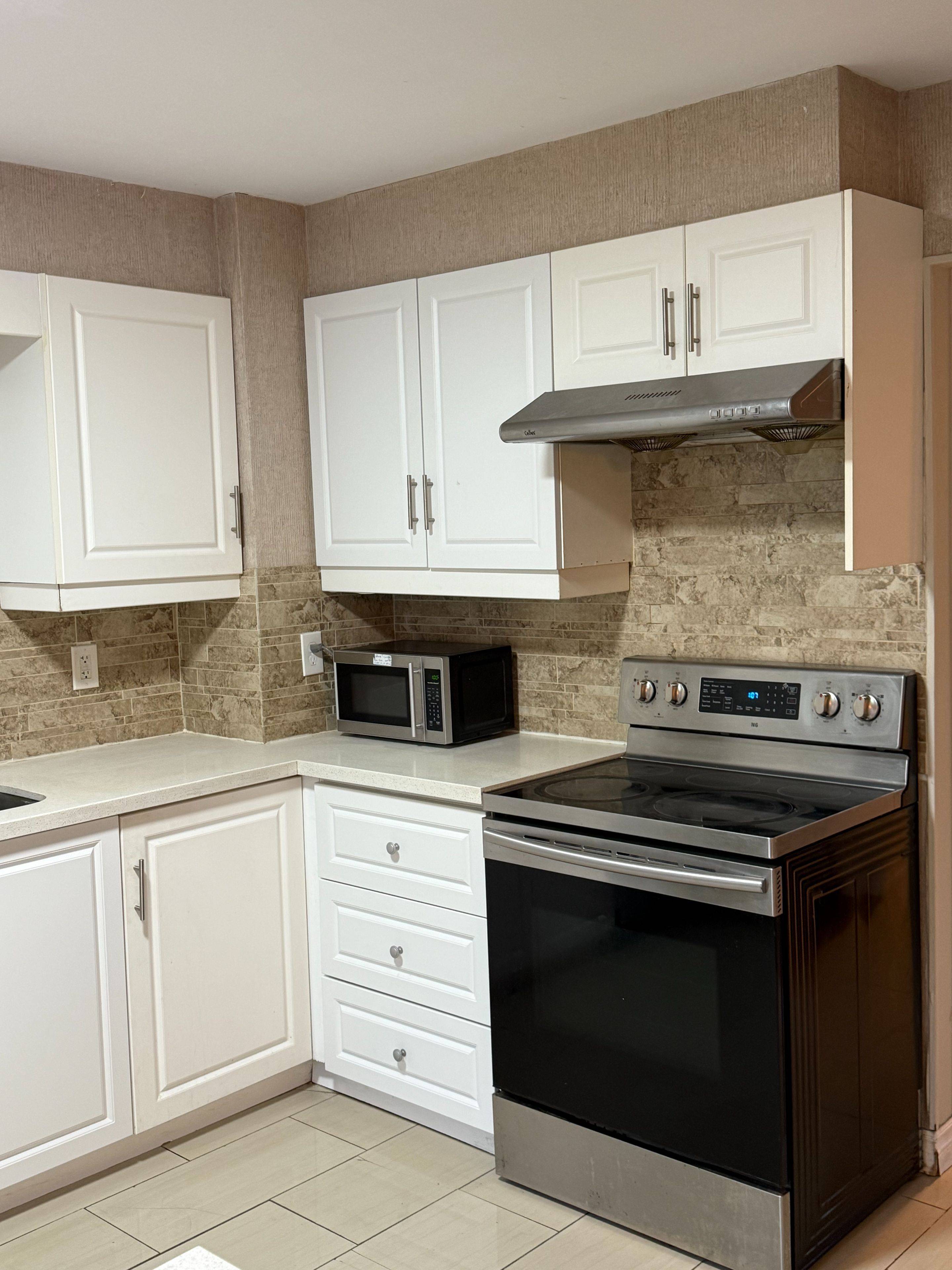 Brampton, ON L6V 4G8,47 Alabaster DR #Upper