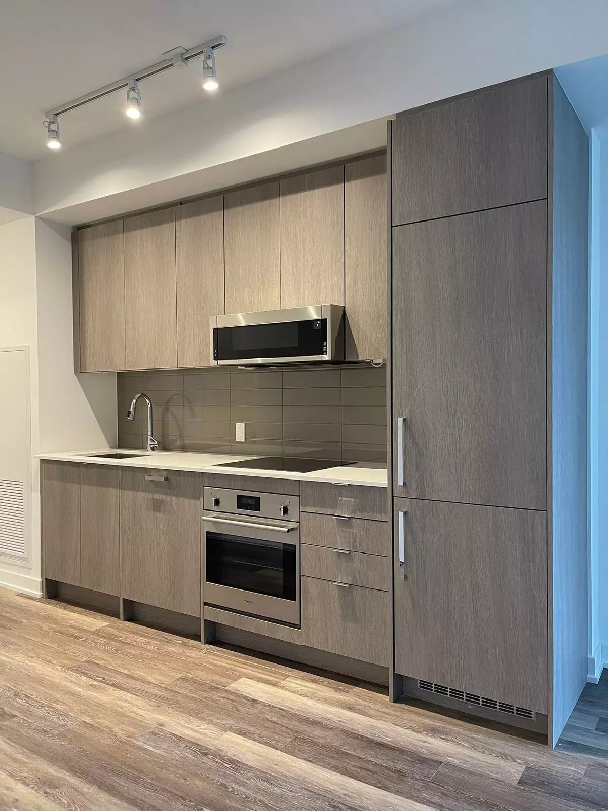 Toronto C04, ON M5M 1B2,250 Lawrence AVE W #218