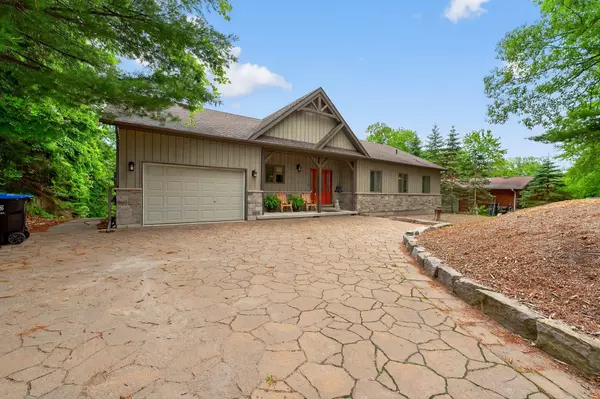 19 Oak Lea BLVD, Wasaga Beach, ON L9Z 2V1
