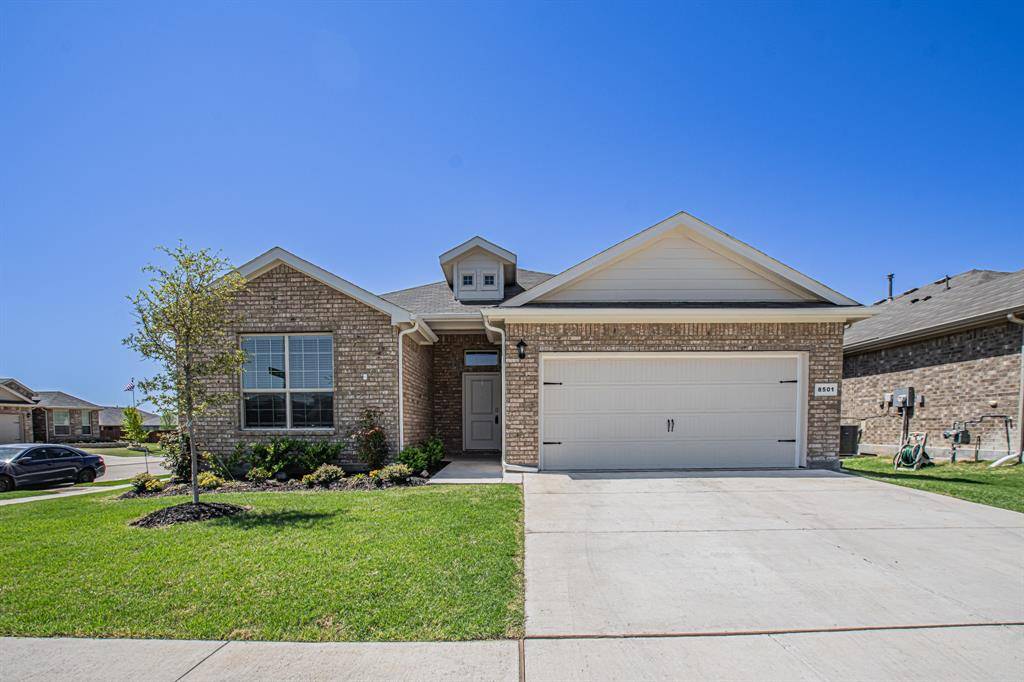 Fort Worth, TX 76179,8501 Centerboard Lane